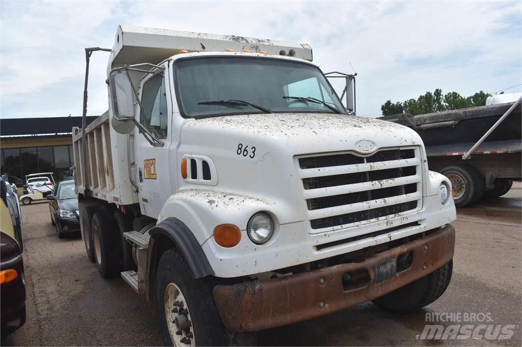 Sterling L7500 自卸式货车