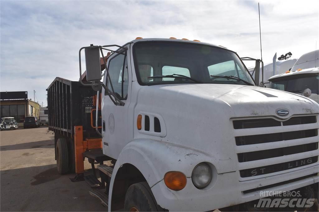 Sterling L7500 起重车