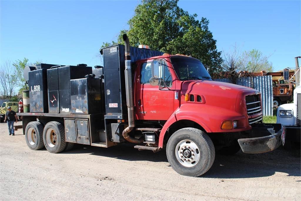 Sterling L8500 油罐车
