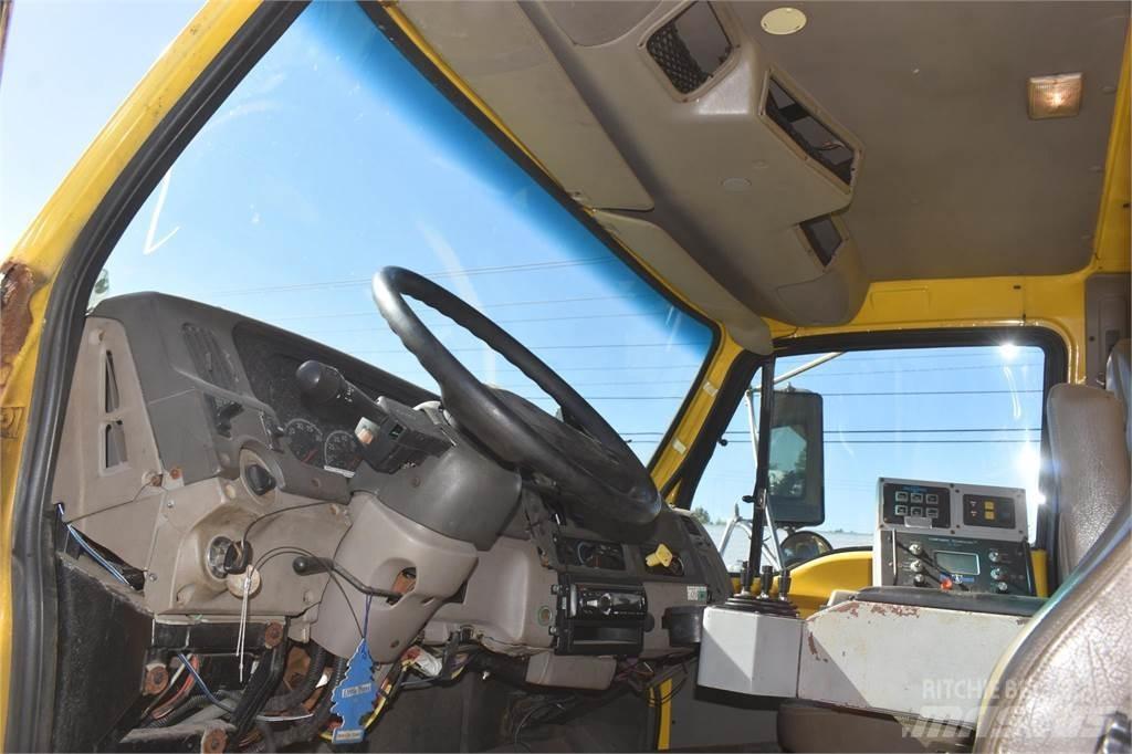 Sterling L8500 自卸式货车