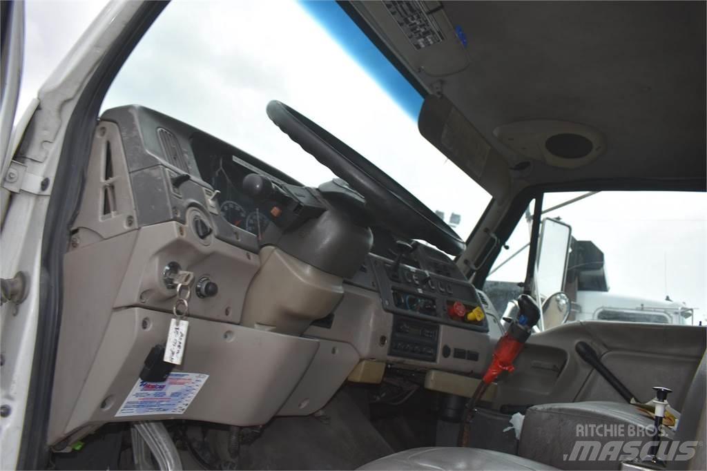 Sterling L9500 自卸式货车