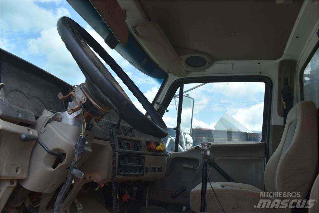 Sterling L9500 自卸式货车