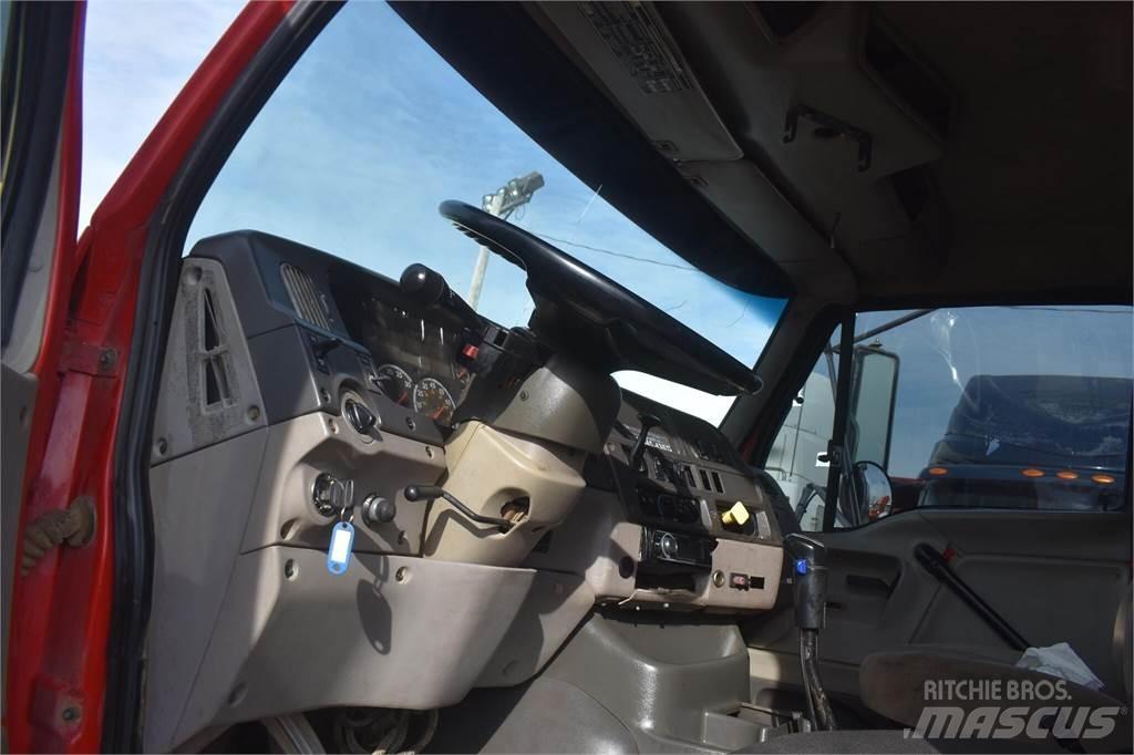 Sterling L9500 自卸式货车