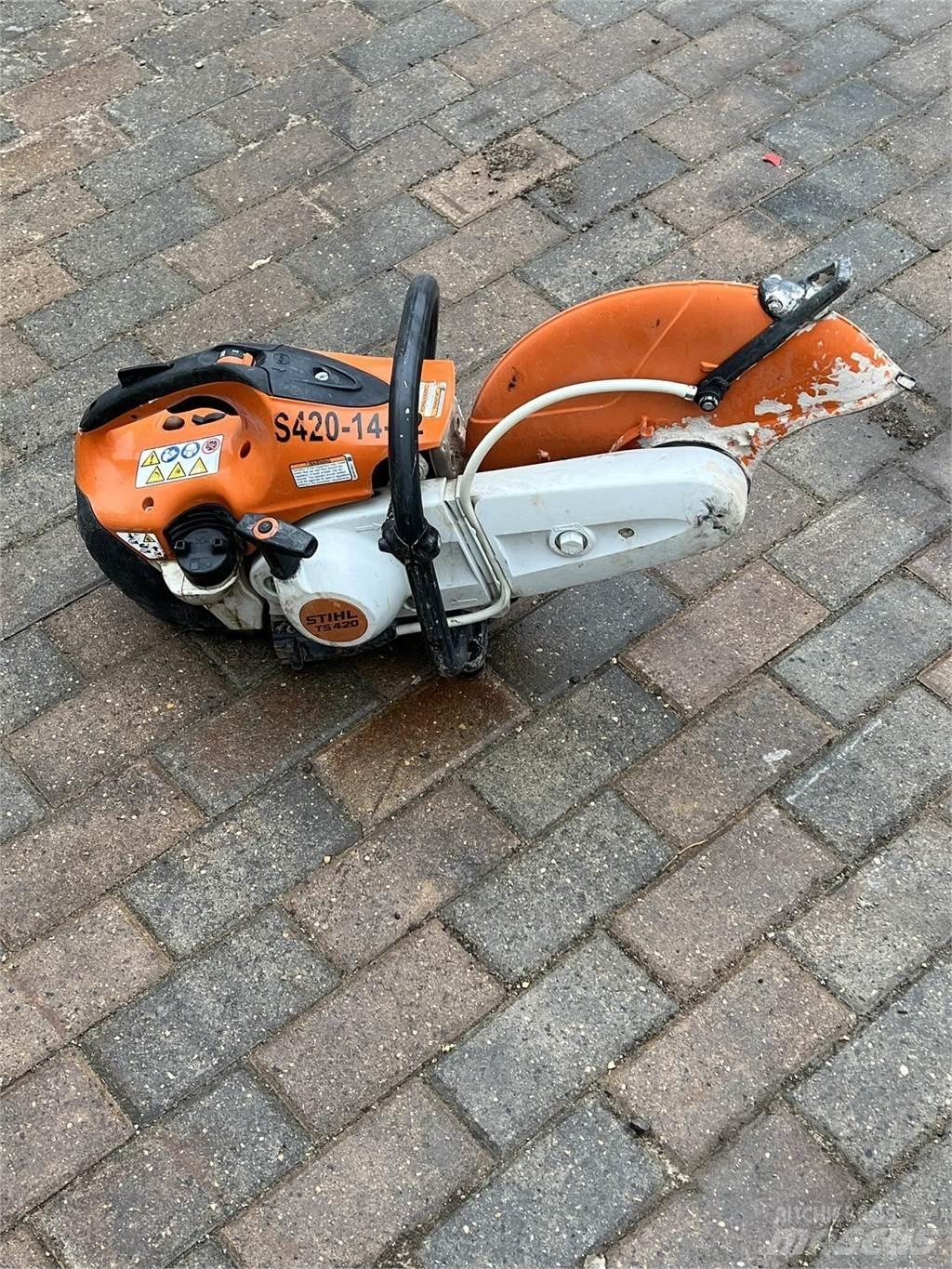 Stihl TS420 岩石和混凝土锯