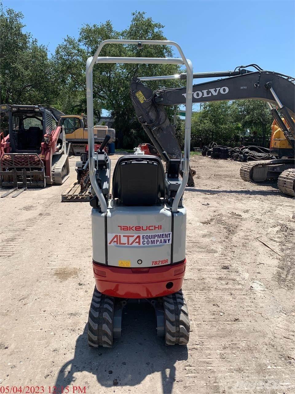 Takeuchi TB210R 小型挖掘机