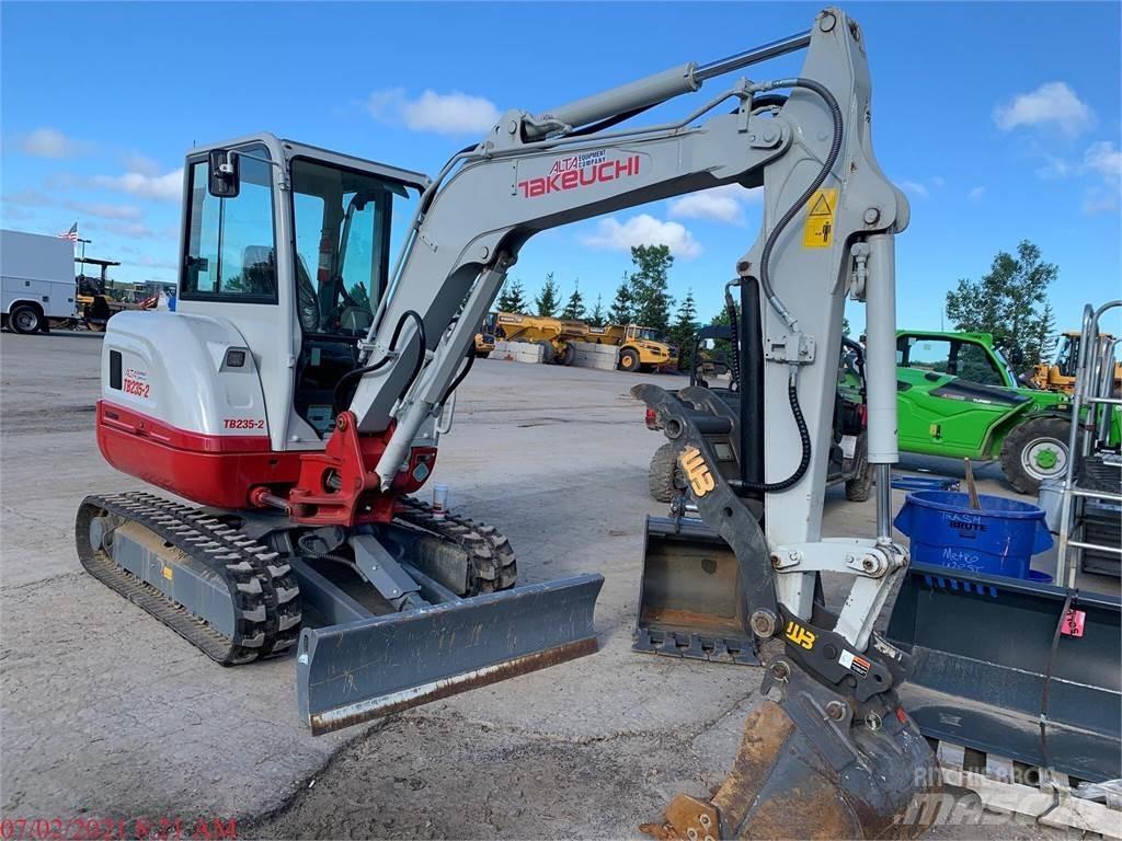 Takeuchi TB235-2 小型挖掘机