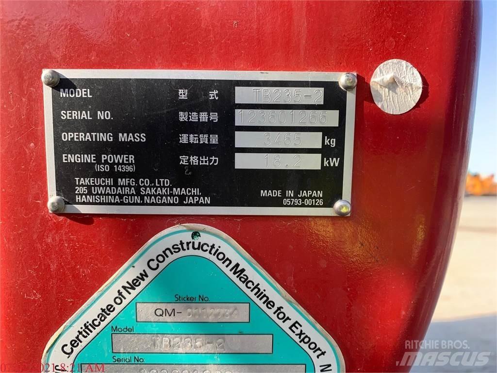 Takeuchi TB235-2 小型挖掘机