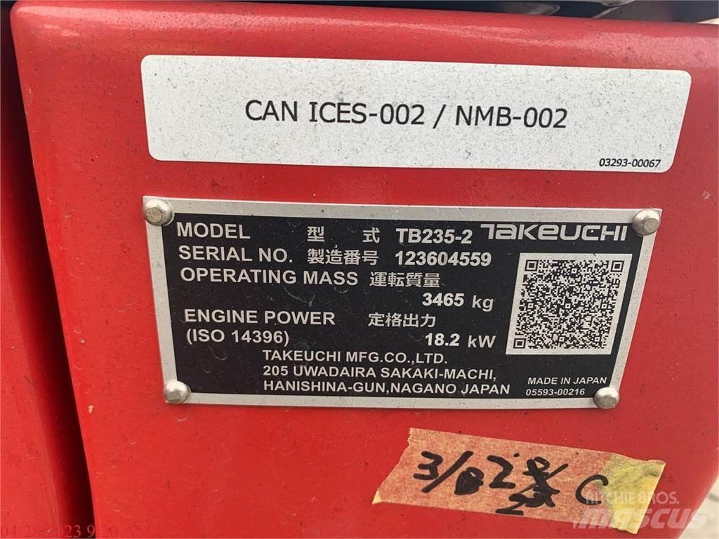 Takeuchi TB235-2 小型挖掘机