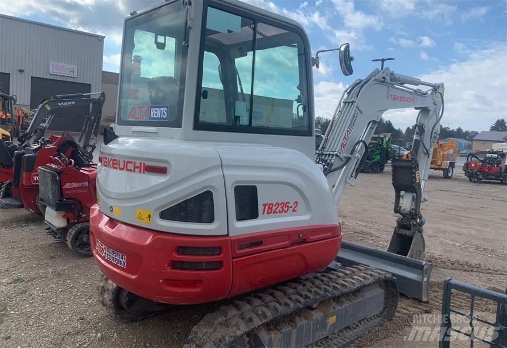 Takeuchi TB235-2 小型挖掘机