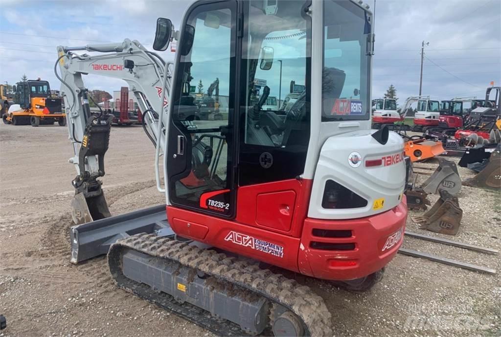 Takeuchi TB235-2 小型挖掘机