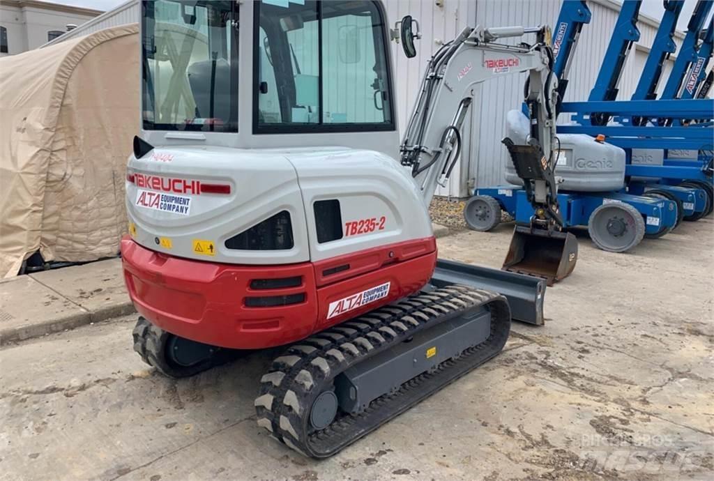Takeuchi TB235-2 小型挖掘机