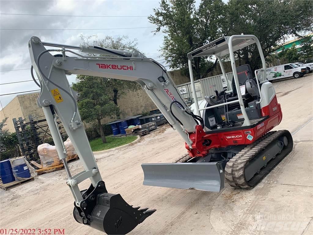 Takeuchi TB240 小型挖掘机