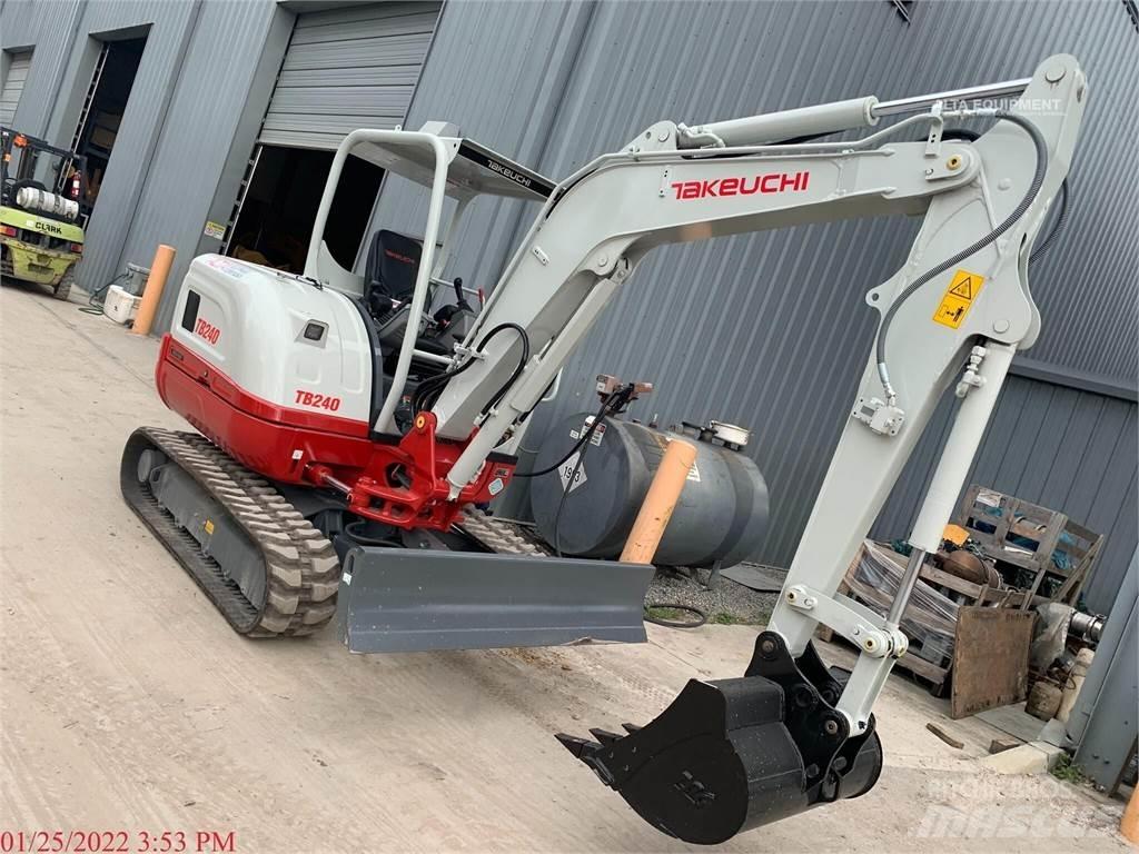 Takeuchi TB240 小型挖掘机