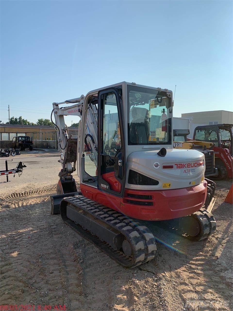 Takeuchi TB250-2 小型挖掘机