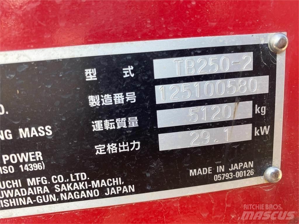 Takeuchi TB250-2 小型挖掘机