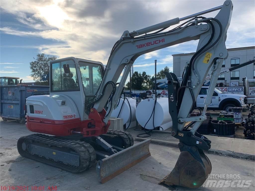 Takeuchi TB250-2 小型挖掘机