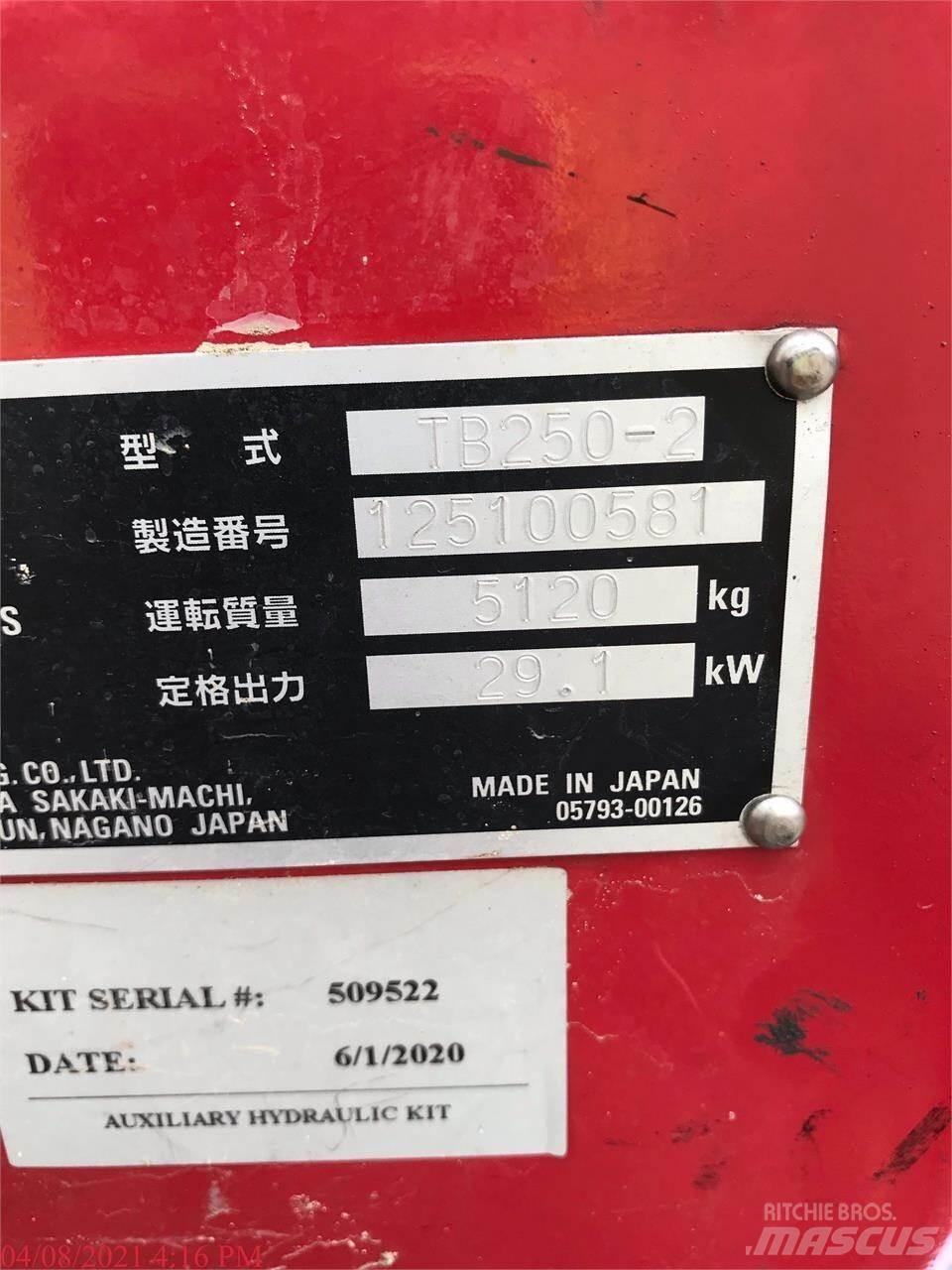 Takeuchi TB250-2 小型挖掘机