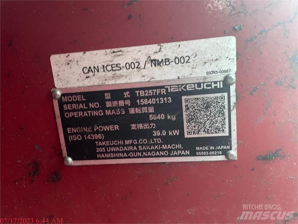 Takeuchi TB257FR 履带挖掘机