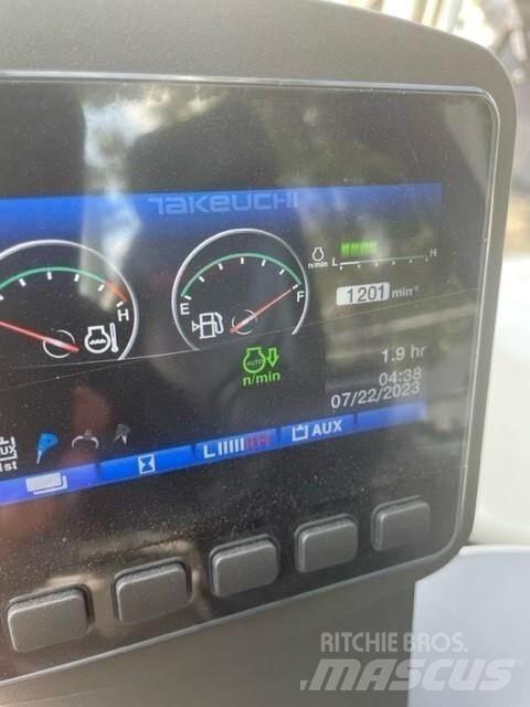 Takeuchi TB335R 小型挖掘机