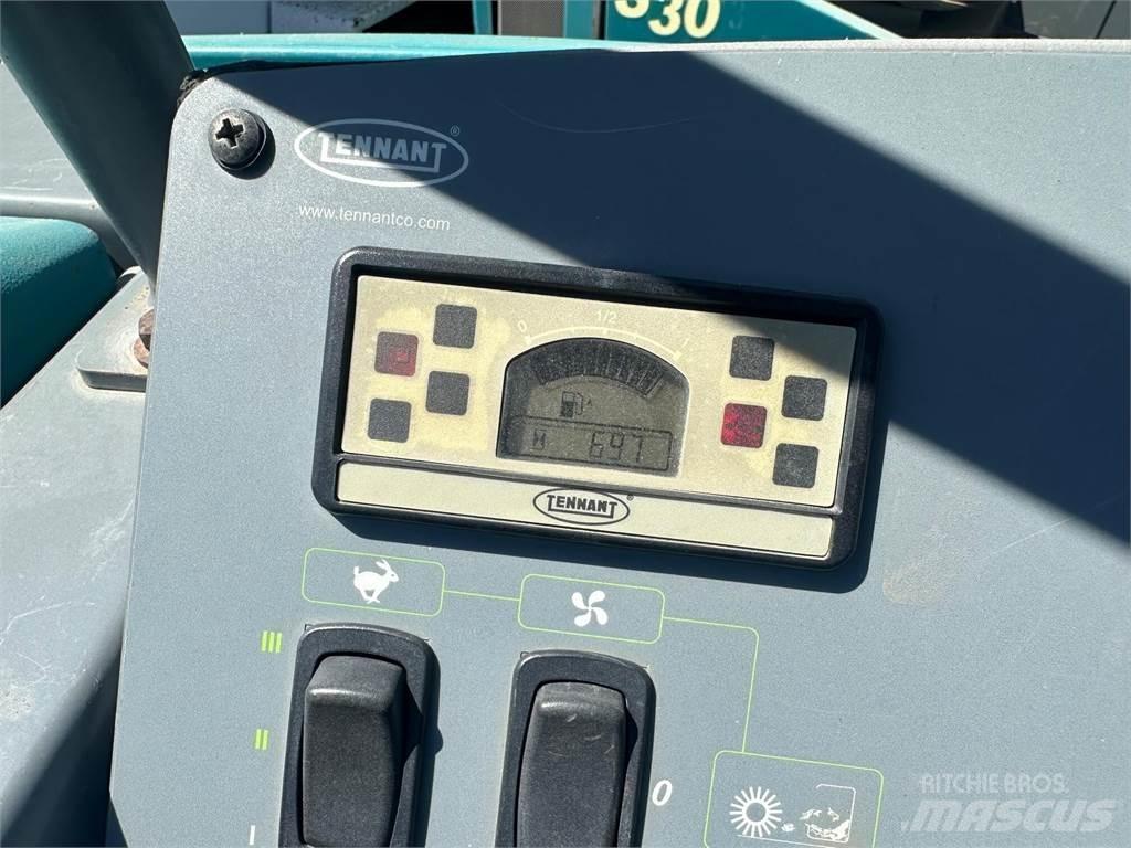 Tennant S30 扫地机