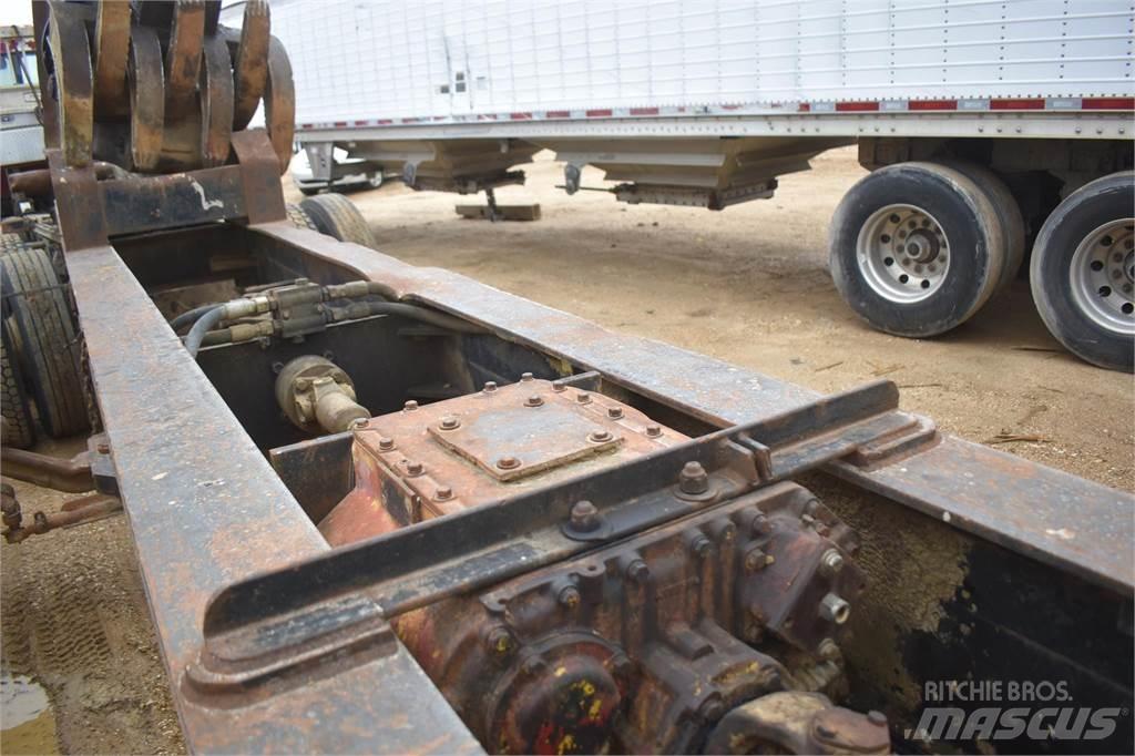 Timberjack 330 林业拖车