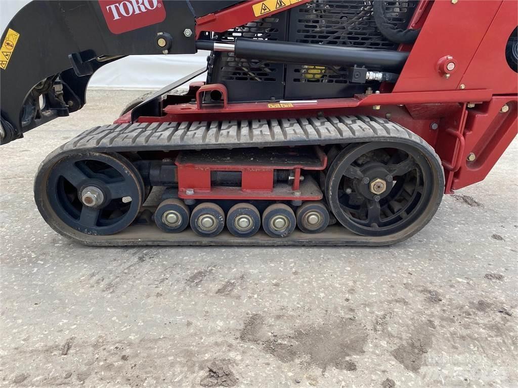 Toro DINGO TX427W 滑移装载机