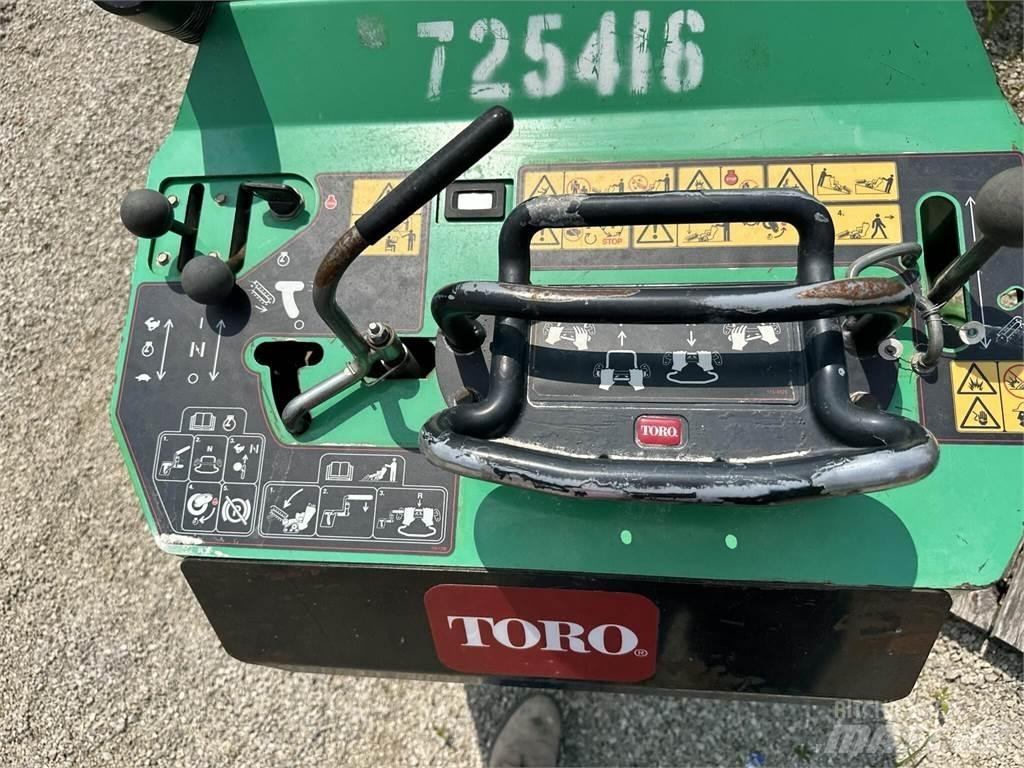 Toro TRX20 挖沟机