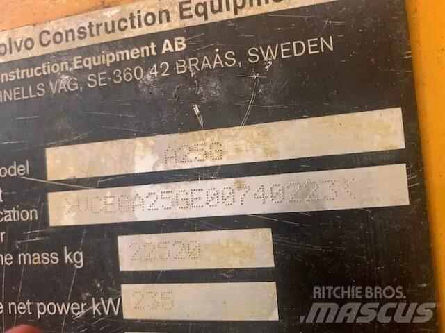 Volvo A25G 水罐车