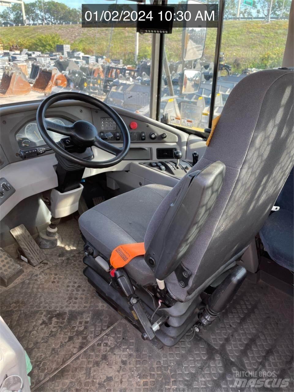 Volvo A30G 铰接式自卸车
