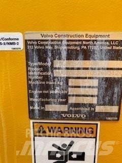 Volvo CR30B 复合式压路机