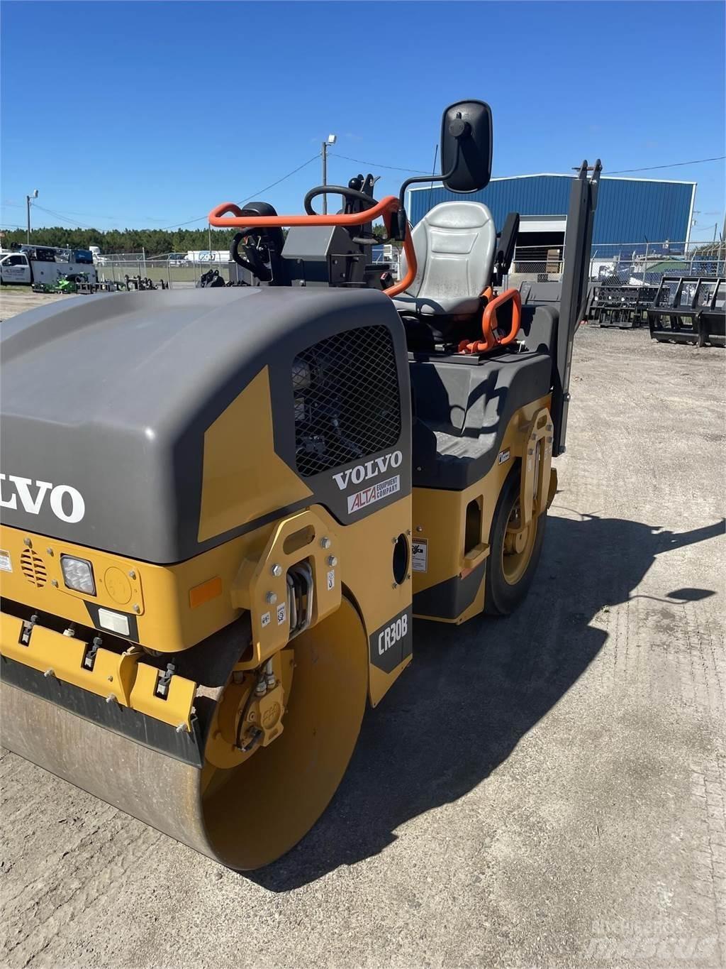 Volvo CR30B 复合式压路机