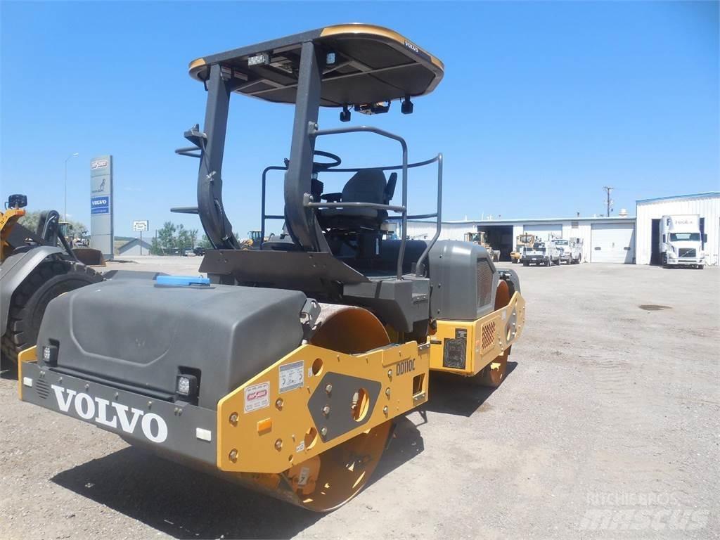 Volvo DD110C 双轮压路机