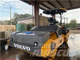 Volvo DD128C 双轮压路机