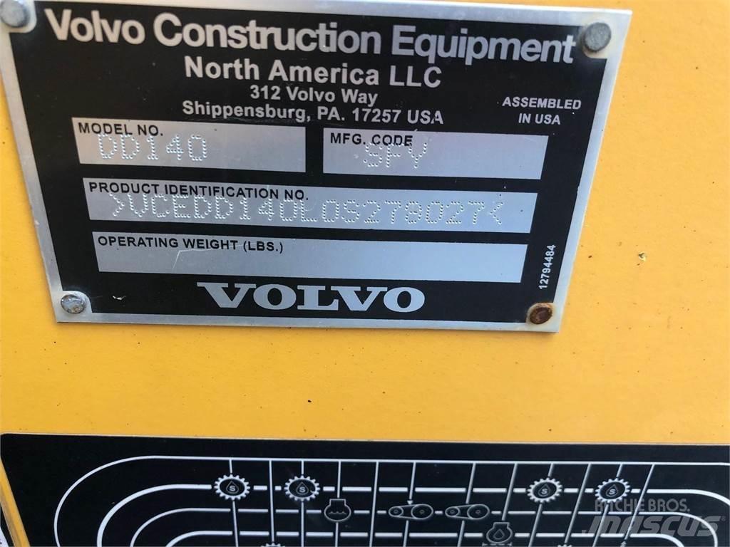 Volvo DD140 双轮压路机