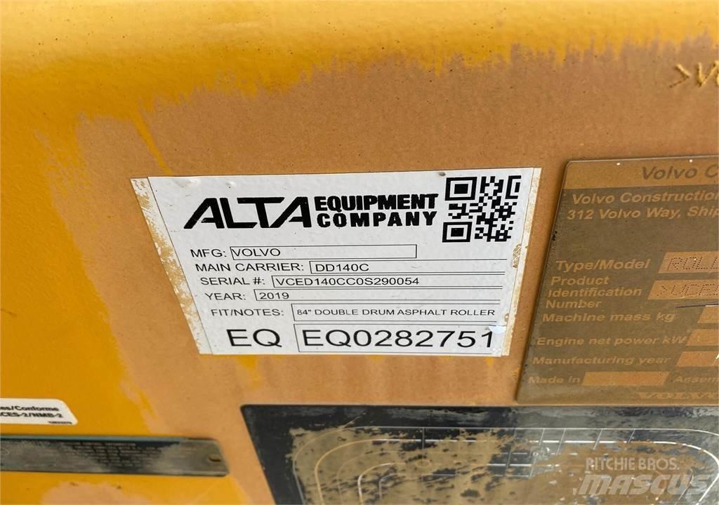 Volvo DD140C 双轮压路机