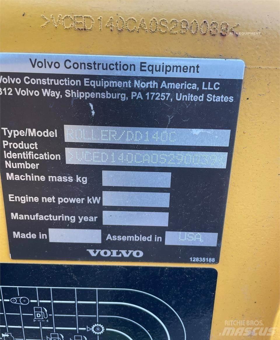 Volvo DD140C 双轮压路机