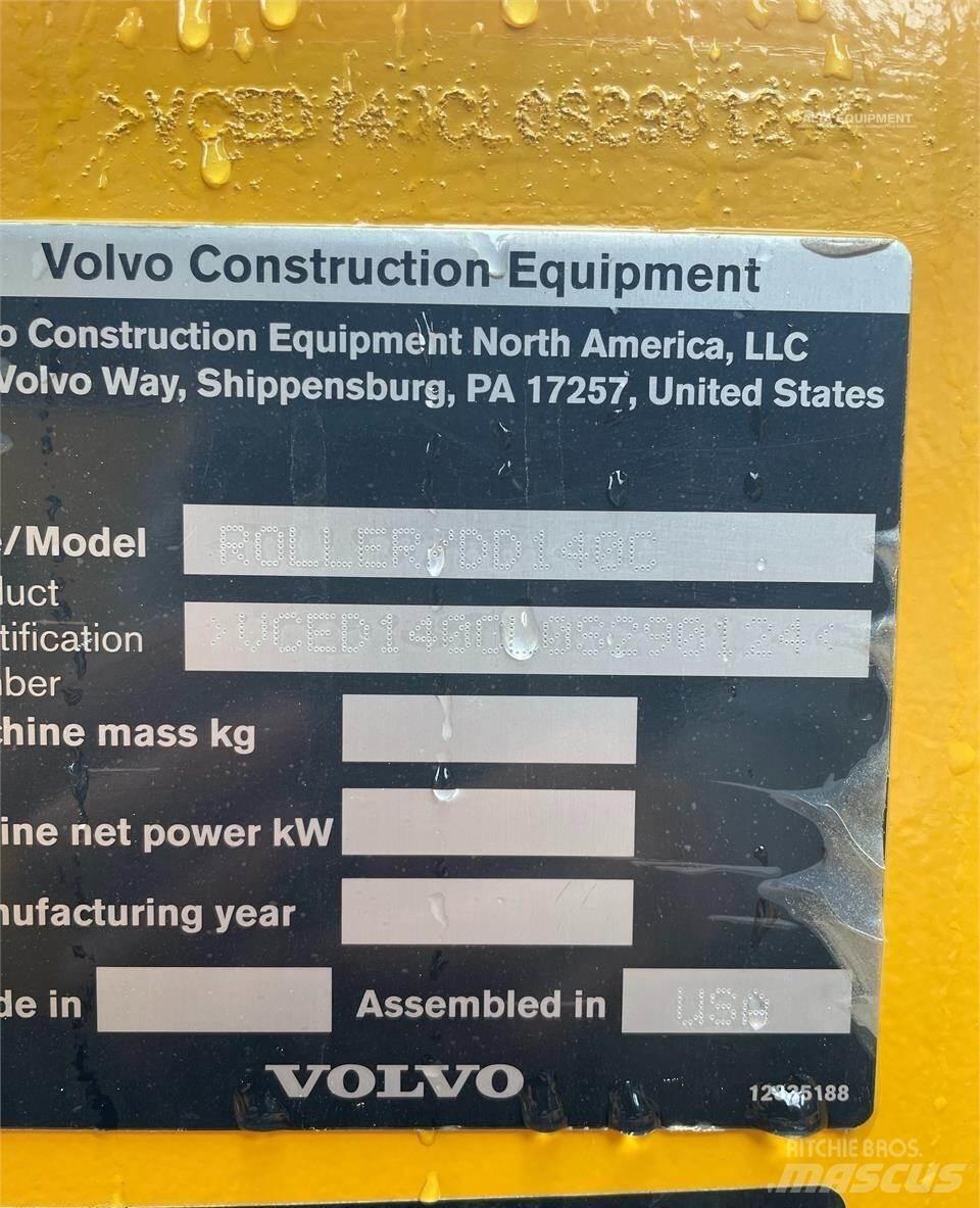 Volvo DD140C 双轮压路机