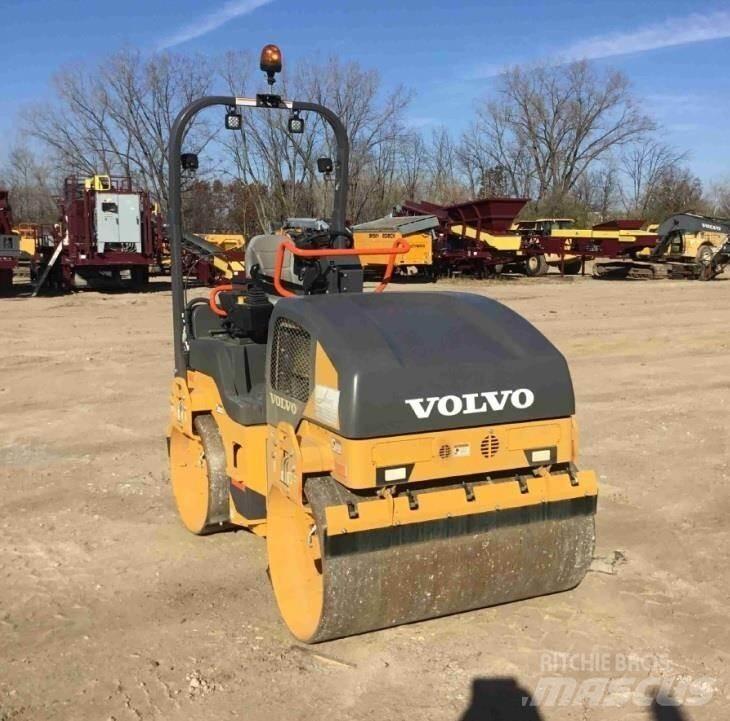 Volvo DD35B 双轮压路机