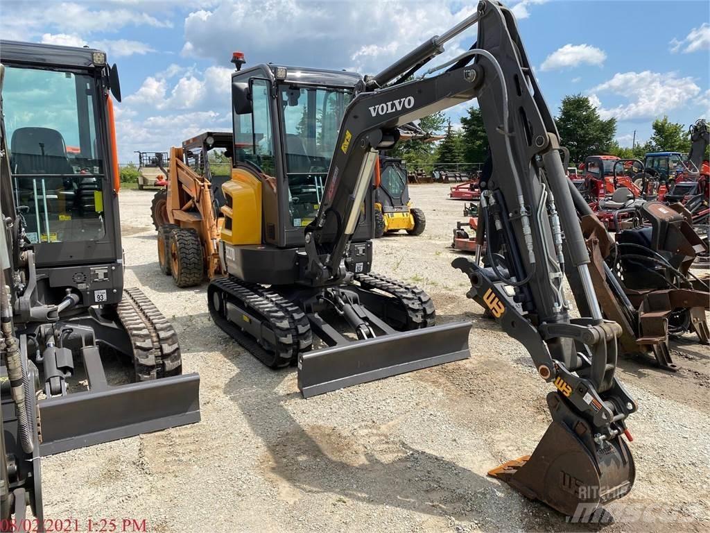 Volvo EC27D 小型挖掘机