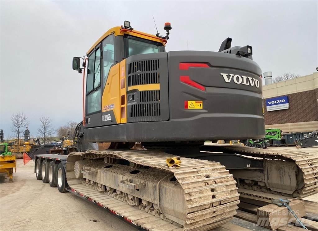 Volvo ECR235EL 履带挖掘机