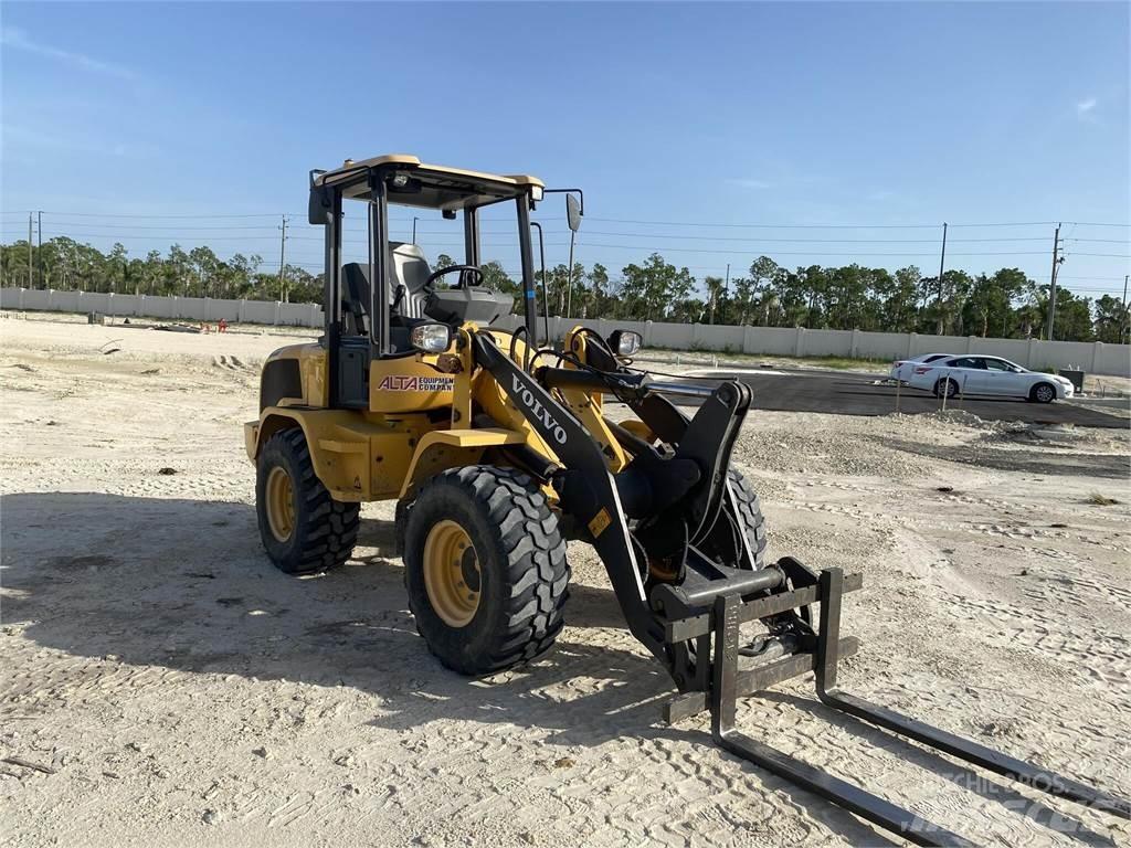 Volvo L30GS 轮式装载机