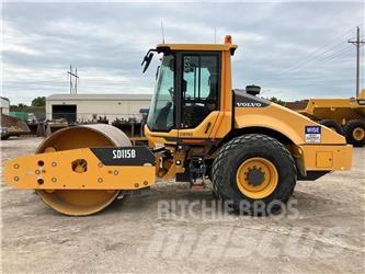 Volvo SD115B 双轮压路机