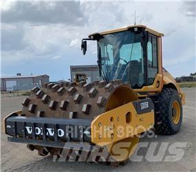 Volvo SD115B 双轮压路机