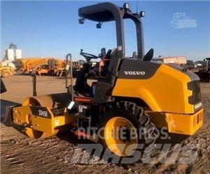 Volvo SD45B 双轮压路机