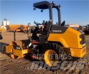 Volvo SD45B 双轮压路机