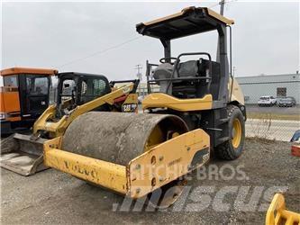 Volvo SD75B 双轮压路机