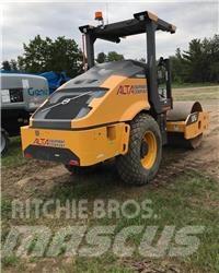 Volvo SD75B 双轮压路机