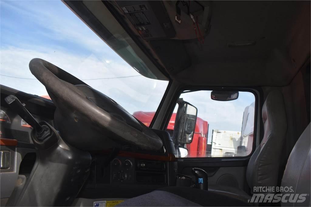 Volvo VHD84B200 自卸式货车