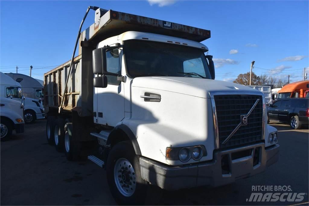 Volvo VHD84B200 自卸式货车