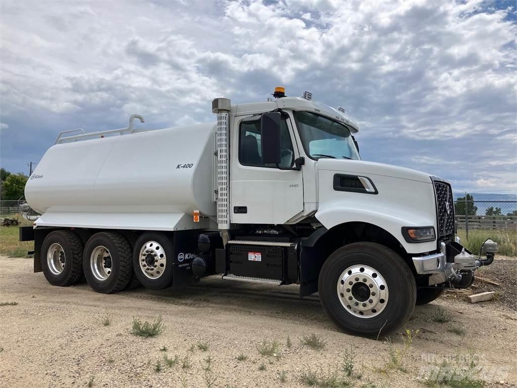 Volvo VHD84B300 水罐车